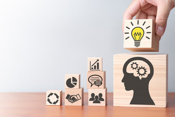 幼儿园孩子的家长会上家长该说什么感想？